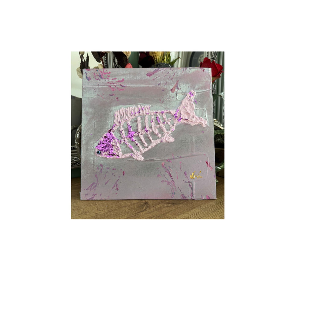 tableau encadré avec poisson en relief et texture rose