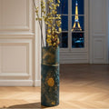 Grand vase fleuri texturé bleu et or reliefs vue Tour Eiffel